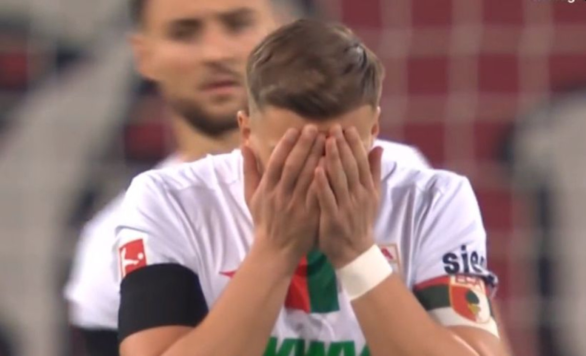 Kamera snimila šta Demirović radi pred svaku utakmicu, navijači se čudili, pa stiglo objašnjenje