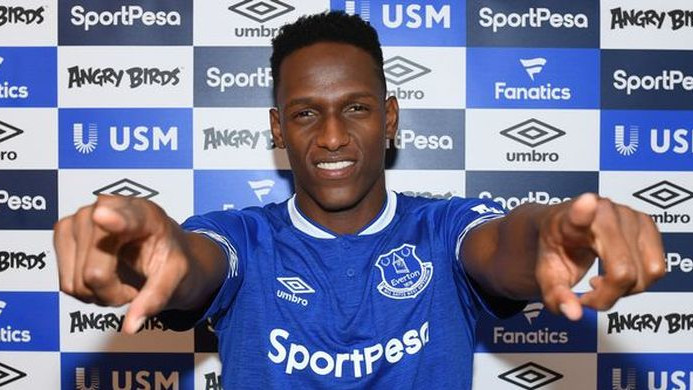 Barca može vratiti Minu, ali je Everton briljirao sa stavkama u ugovoru