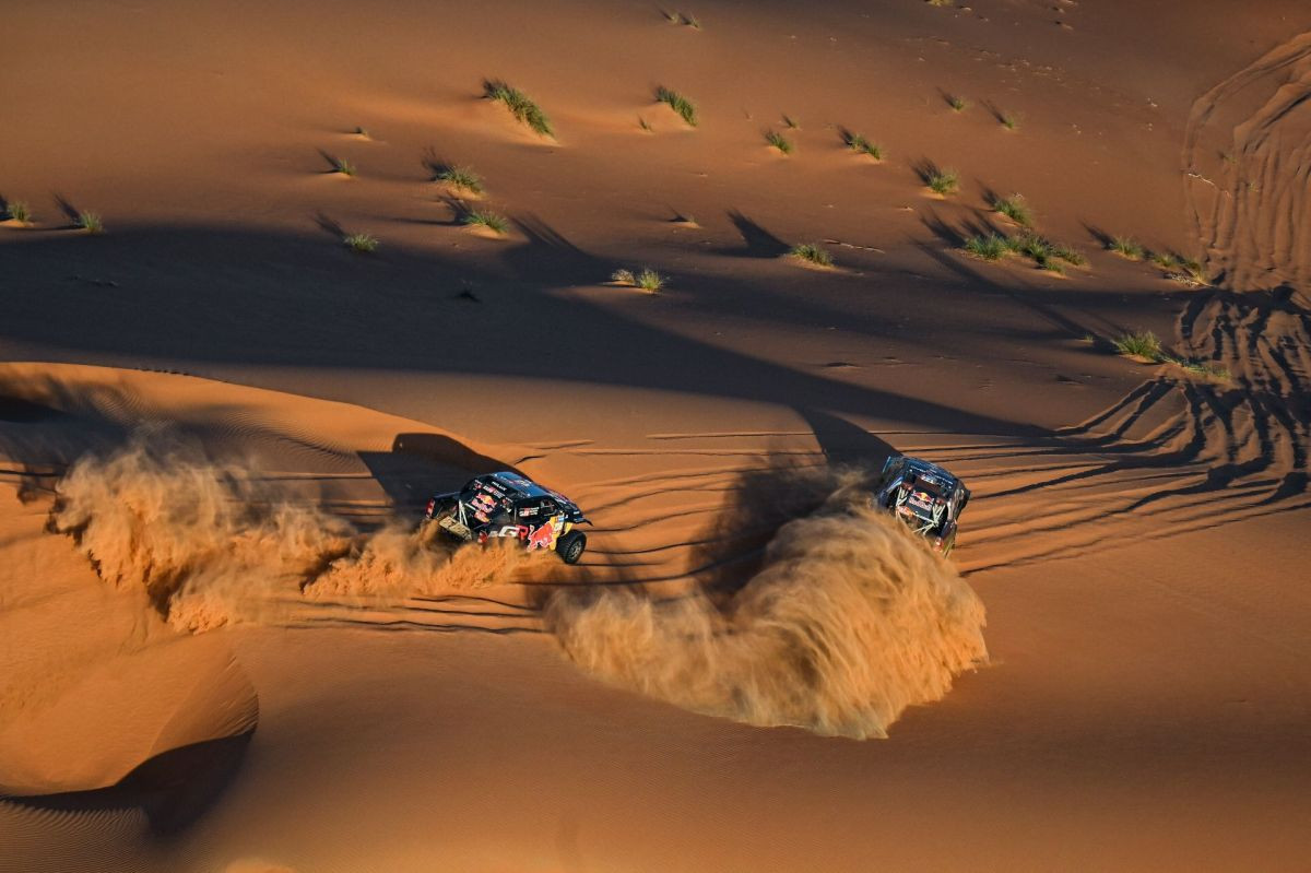 Završen prvi dio Dakar Rallyja: Iscrpljujuća utrka uzima danak, Sainz vodi u Audiju