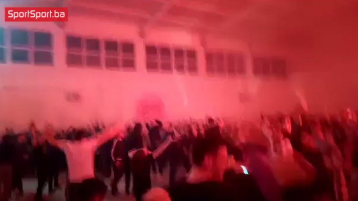Ultrasi žestoko slave, ali nije moglo bez uvreda za današnje rivale