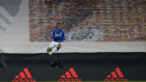 Everton se spašava, bizarna scena na stadionu obilježila noć