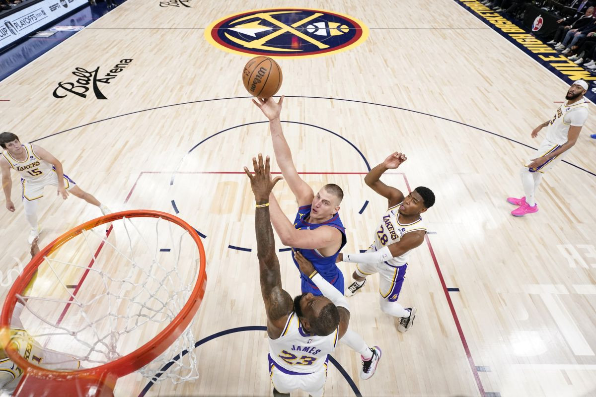 Košarka djeluje tako lako kada igra Nikola Jokić: Srbin uništio Lakerse!