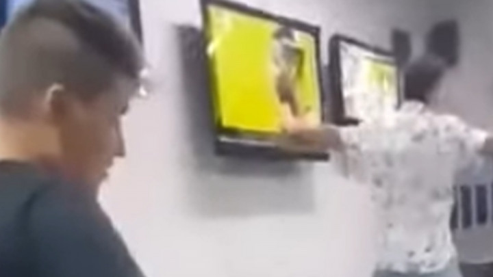 Makedonac čekao Manchester za 11.000 eura, razbio TV nakon Pogbinog promašaja