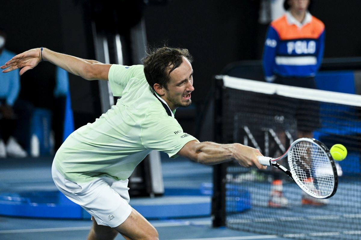 Atomski tenis u Melbourneu: Medvedev izborio polufinale Australian Opena nakon nevjerovatnog meča