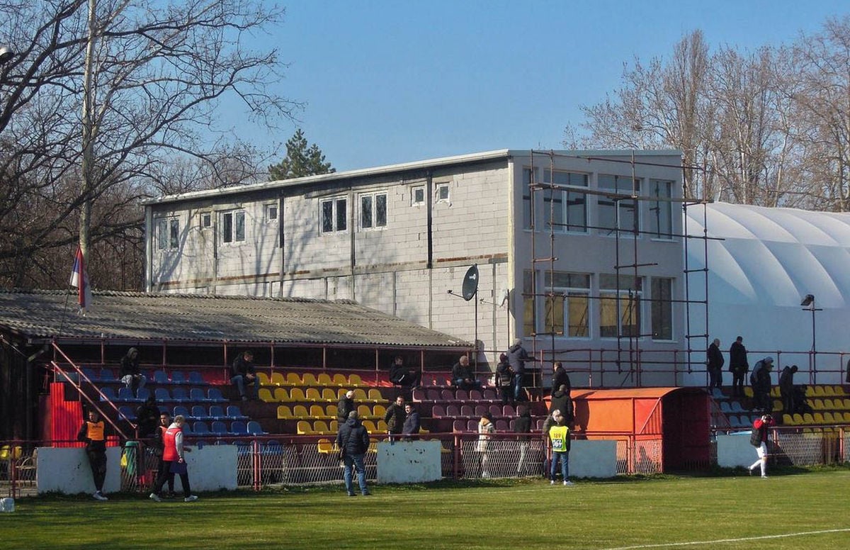 Klub iz Beograda je "beskućnik", a igrača s Kosova prodaje za 5 miliona eura: "U Zvezdu nećeš!" Klub iz Beograda je "beskućnik", a igrača s Kosova prodaje za 5 miliona eura: "U Zvezdu nećeš!"