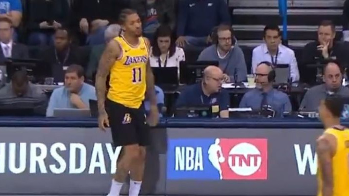Košarkaš Lakersa pri ulasku u igru shvatio da ima pogrešnu opremu