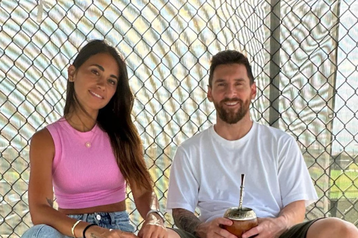Messi sa suprugom viđen u Parizu, šta to treba da znači?