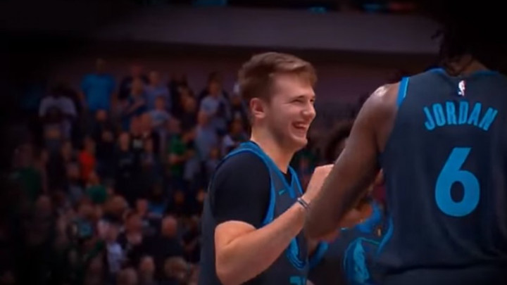 "Halleluka" u Airlines Centru: Svi pjevaju u čast Luke Dončića
