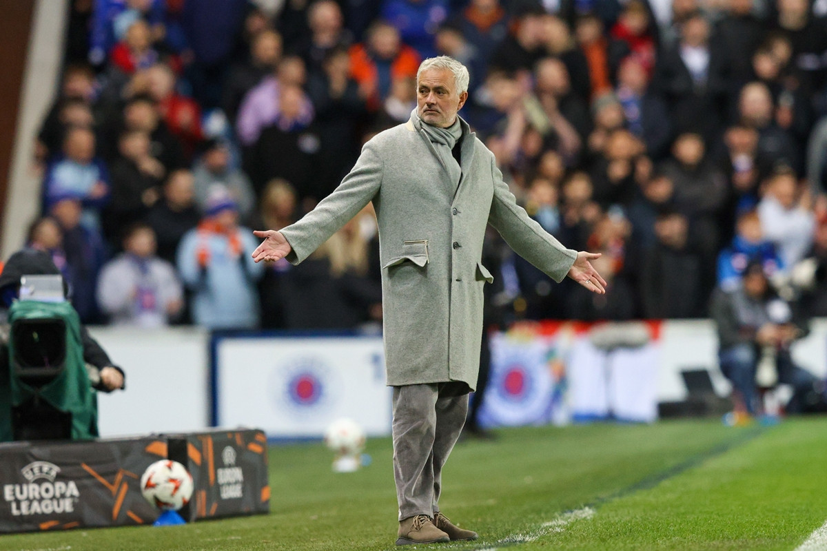 Londonci pripremaju otkaz treneru i čekaju razvoj situacije u Turskoj, Mourinho im je najveća želja Londonci pripremaju otkaz treneru i čekaju razvoj situacije u Turskoj, Mourinho im je najveća želja