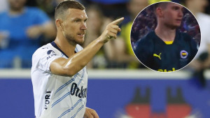 Dominik Livaković u nevjerici gledao šta se dešava, a onda mu je Edin Džeko vratio osmijeh na lice