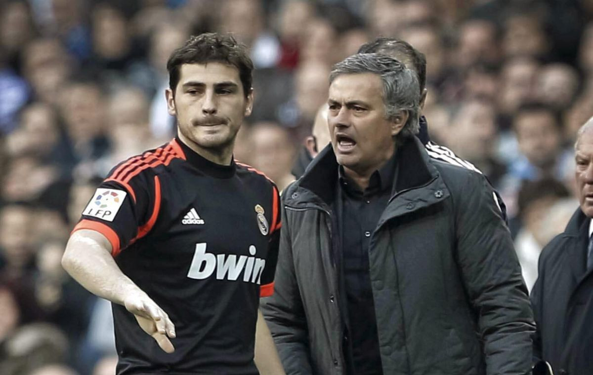 Casillas konačno objasnio zašto se posvađao s Mourinhom: "Sve je počelo nakon tog El Clasica" Casillas konačno objasnio zašto se posvađao s Mourinhom: "Sve je počelo nakon tog El Clasica"