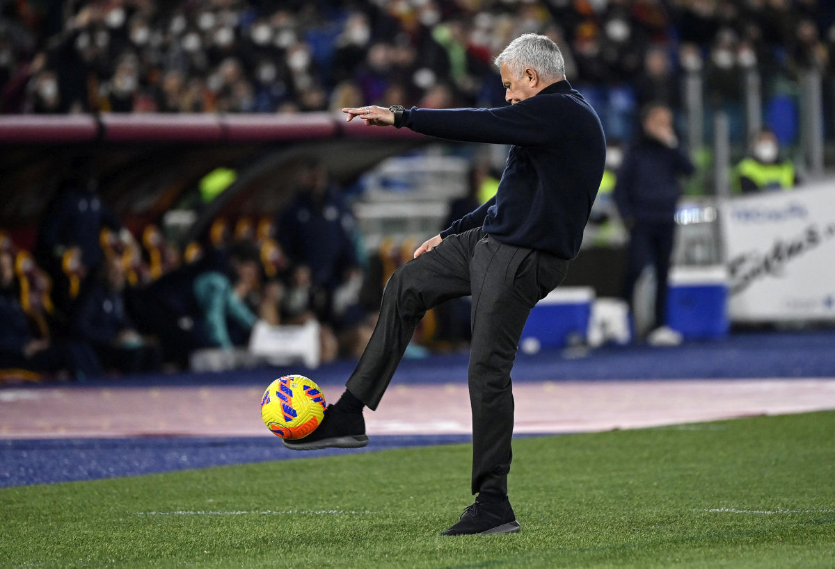 Mourinho bijesan: "Dolazim ovdje više od 20 godina, kako je moguće da je sada ovako loš teren?"