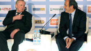 Japanci kupe novine, a tamo na naslovnoj - Ivica Osim