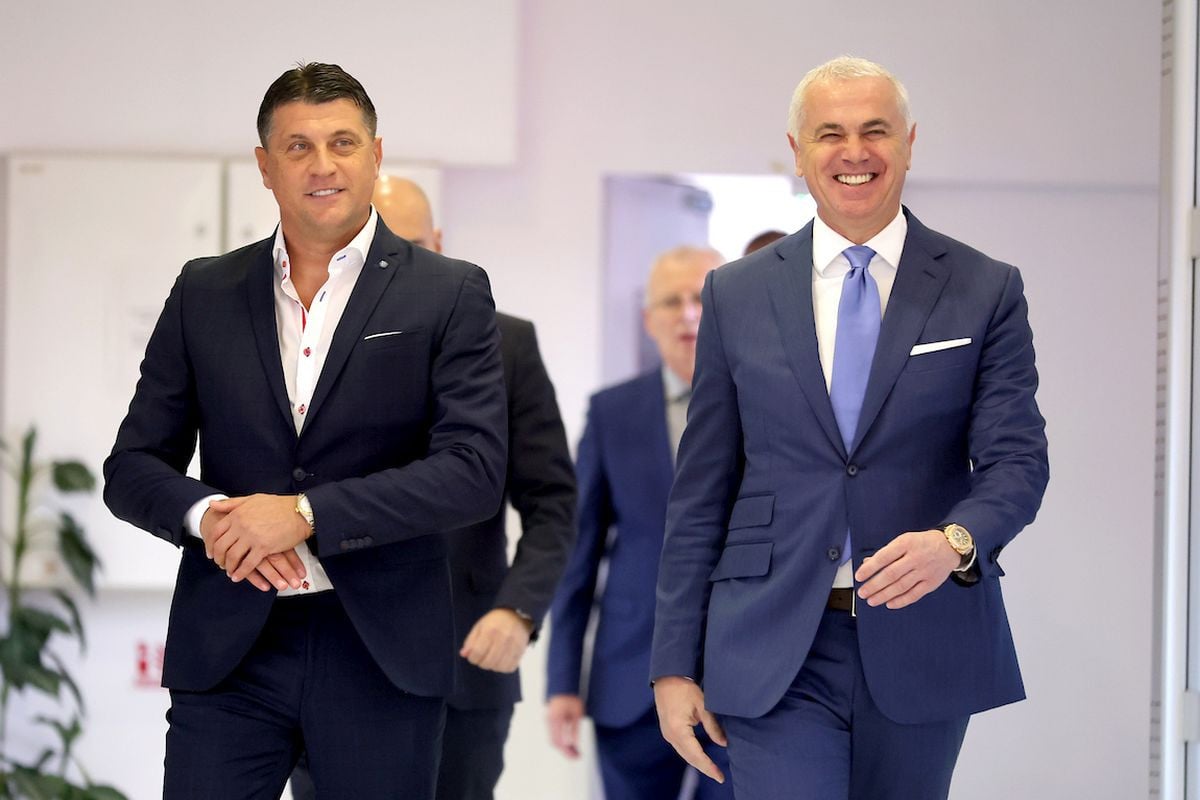 Zvezdan Terzić se zadnji smije i zadovoljno trlja ruke: Crvena zvezda će porušiti sve moguće rekorde Zvezdan Terzić se zadnji smije i zadovoljno trlja ruke: Crvena zvezda će porušiti sve moguće rekorde