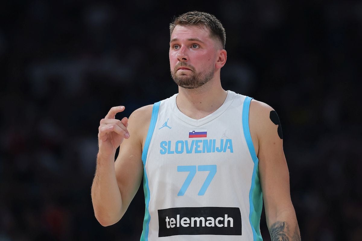 Slovenci se čudom čude šta su Srbi napravili dok im se intonirala himna Slovenci se čudom čude šta su Srbi napravili dok im se intonirala himna