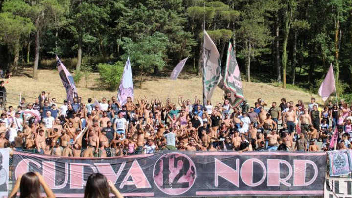 Slavni klub "jedva diše", a na prvom treningu 500 navijača!