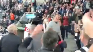 Došli su da navijaju za Newcastle i ni slutili nisu da će spasiti život nekome na tribini
