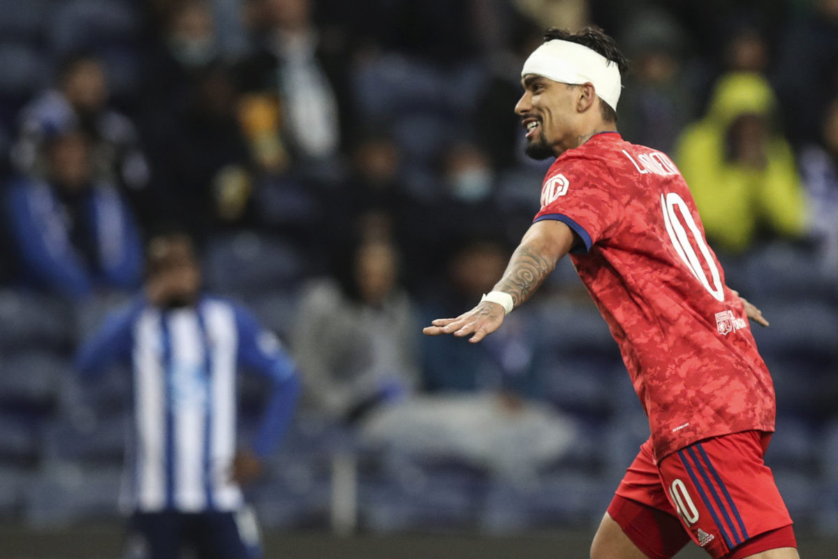 VAR "uništio" Porto, malo iznenađenje viđeno u Sevilli VAR "uništio" Porto, malo iznenađenje viđeno u Sevilli