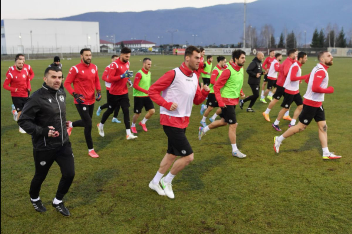 Treniraju u kampu FK Sarajevo: Gruzijski dragulj dolazak u BiH koristi za transfer karijere? Treniraju u kampu FK Sarajevo: Gruzijski dragulj dolazak u BiH koristi za transfer karijere?