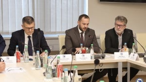 Usvojen prijedlog o izboru lokacija za implementaciju projekta ugradnje vještačke trave