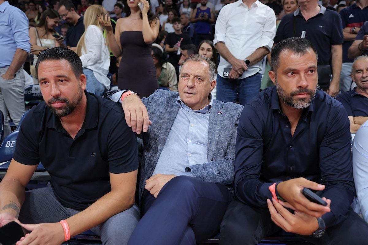 Milorad Dodik nepoželjan u Beogradu - Večerašnje scene iz Arene nikad neće zaboraviti! Milorad Dodik nepoželjan u Beogradu - Večerašnje scene iz Arene nikad neće zaboraviti!