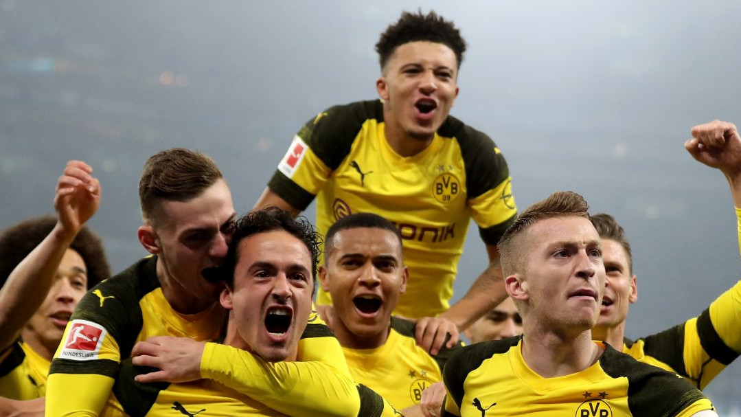 Dortmund brutalno provocira Schalke na Twitteru
