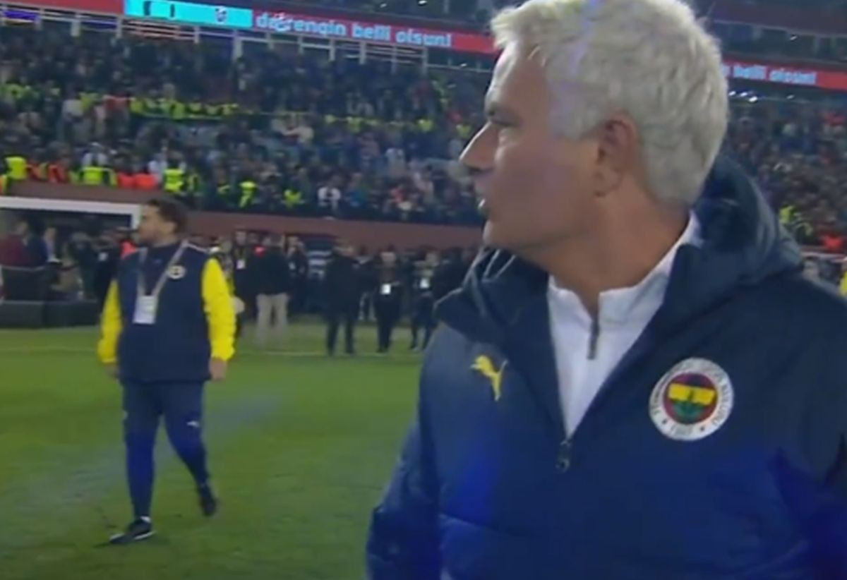 Mourinho napao fudbalera Trabzonspora, Turci tvrde da su mu već "presudili" žestokom kaznom! Mourinho napao fudbalera Trabzonspora, Turci tvrde da su mu već "presudili" žestokom kaznom!