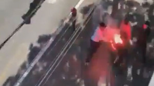 Sukob navijača Partizana i Zvezde iz drugog ugla: Bakljom palio lice drugom navijaču