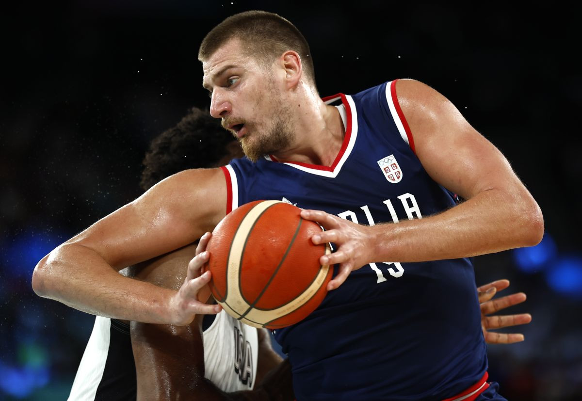 Amerika priča o onome što je brutalni Nikola Jokić sinoć uradio Stephu Curryju! Amerika priča o onome što je brutalni Nikola Jokić sinoć uradio Stephu Curryju!