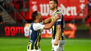 Dijamant glavna tema u Turskoj: "38-godišnji 'omladinac' Edin Džeko je kao novi transfer za Fener"