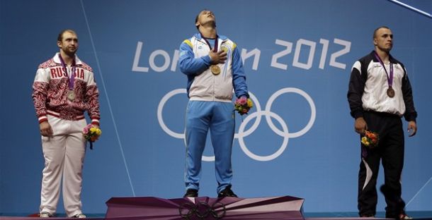 Ilja Iljin odbranio titulu i oborio dva svjetska rekorda Ilja Iljin odbranio titulu i oborio dva svjetska rekorda