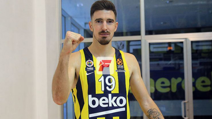 Simultankom De Coloa Fenerbahce pobijedio Baskoniu