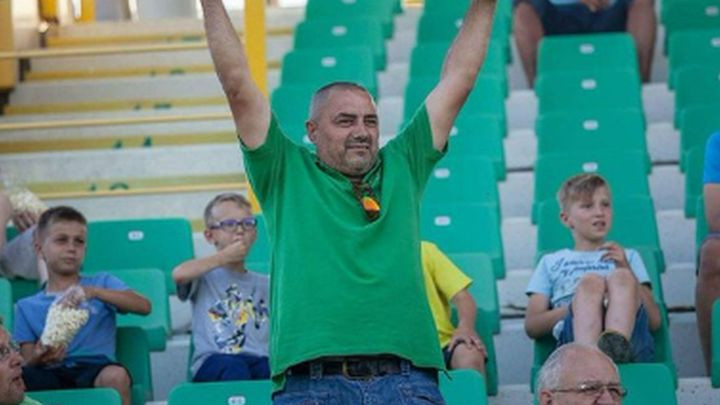 Navijač iz Srbije transparentom oduševio hrvatsku publiku i zaradio aplauz 
