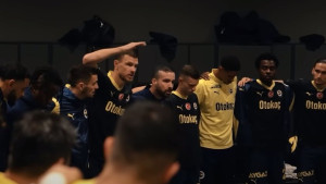 Igrači Fenerbahčea se zagrlili, a onda je Edin Džeko svima pokazao ko je gazda u svlačionici!