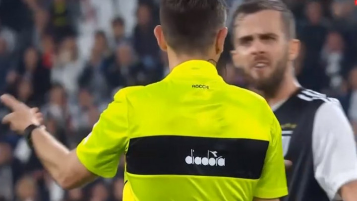 Pjanić i Ronaldo žestoko na sudiju, Portugalac izvukao deblji kraj