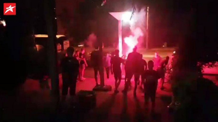 BH Fanaticosi nakon meča ispred hotela iznenadili naše reprezentativce