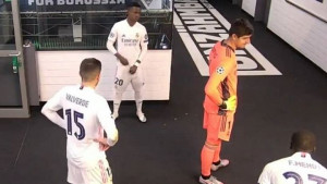 Pojavio se novi snimak: Benzema i Mendy ismijavali Viniciusa, a onda s njim pričali o taktici