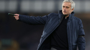To može samo on: Mourinho nije ni počeo trenirati Romu, a već je dobio mural u Rimu