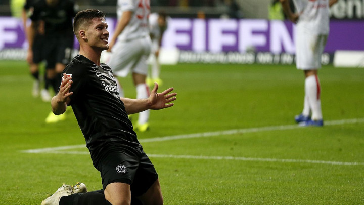 Luka Jović postigao nova dva gola i postao prvi strijelac Bundeslige