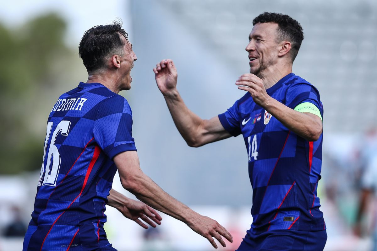 Čeka se samo njegovo "da": Ivan Perišić se vraća u Italiju, na stolu su dvije ponude! Čeka se samo njegovo "da": Ivan Perišić se vraća u Italiju, na stolu su dvije ponude!