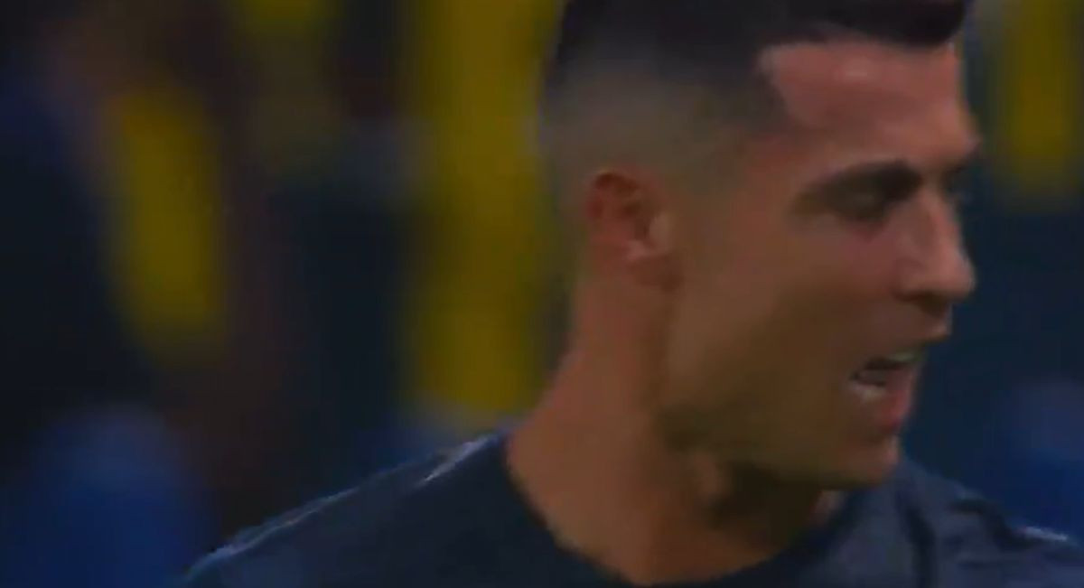 Ronaldo na rubu suza: Nije mogao sakriti ljutnju, galamio na sudiju, cijeli stadion mu je bio kriv Ronaldo na rubu suza: Nije mogao sakriti ljutnju, galamio na sudiju, cijeli stadion mu je bio kriv