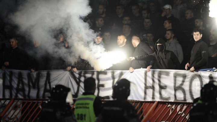 Navijači Partizana uništili stadion Crvene Zvezde