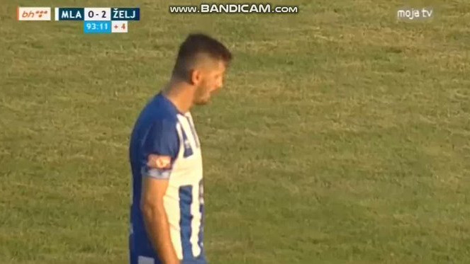 Loše izvedena panenka Ermina Zeca završila preko gola