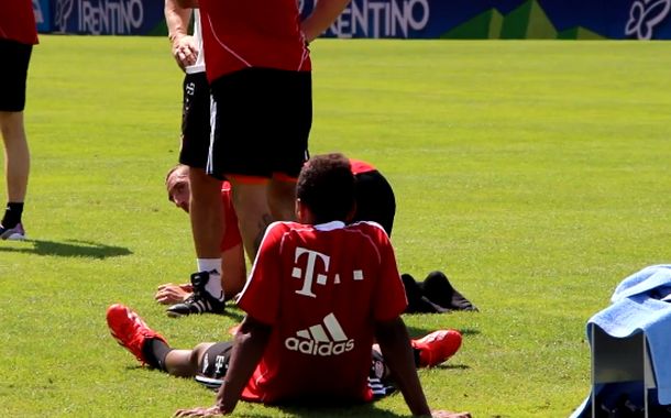 Ribery i Contento na treningu 'podvalili' fizioterapeutu