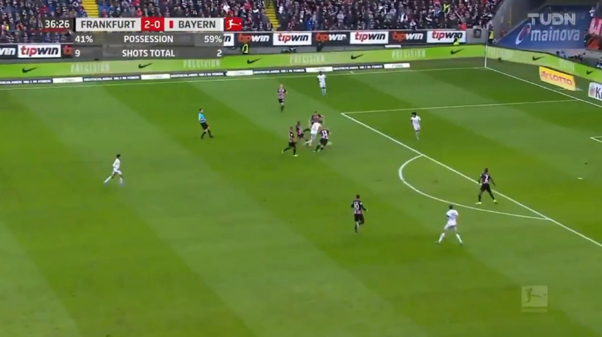 Bayern bio na koljenima, Lewandowski ga majstorijom vratio u igru, Mainzu prijeti katastrofa