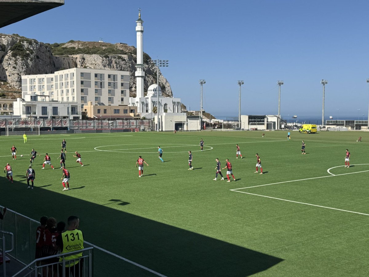 Skandalozne poruke Delija na Gibraltaru i Crvena zvezda kakva neće igrati Ligu prvaka Skandalozne poruke Delija na Gibraltaru i Crvena zvezda kakva neće igrati Ligu prvaka