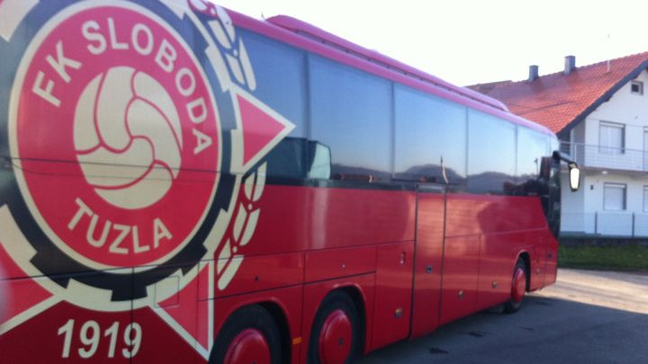Brendirani autobus FK Sloboda na prodaju