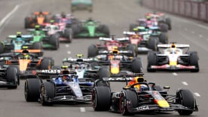 Max Verstappen dominantno do pobjede u Azerbejdžanu!