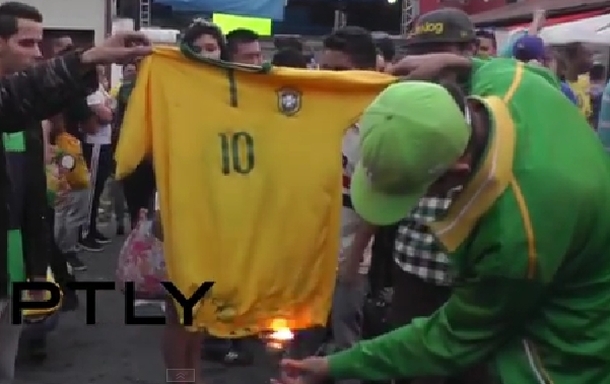 Isfrustrirani navijači Brazila zapalili Neymarov dres