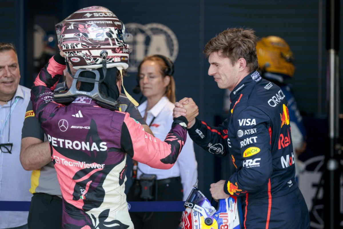 Max Verstappen javno pohvalio Kimi Antonellija: "Ima sve što treba da postane veliki vozač" Max Verstappen javno pohvalio Kimi Antonellija: "Ima sve što treba da postane veliki vozač"